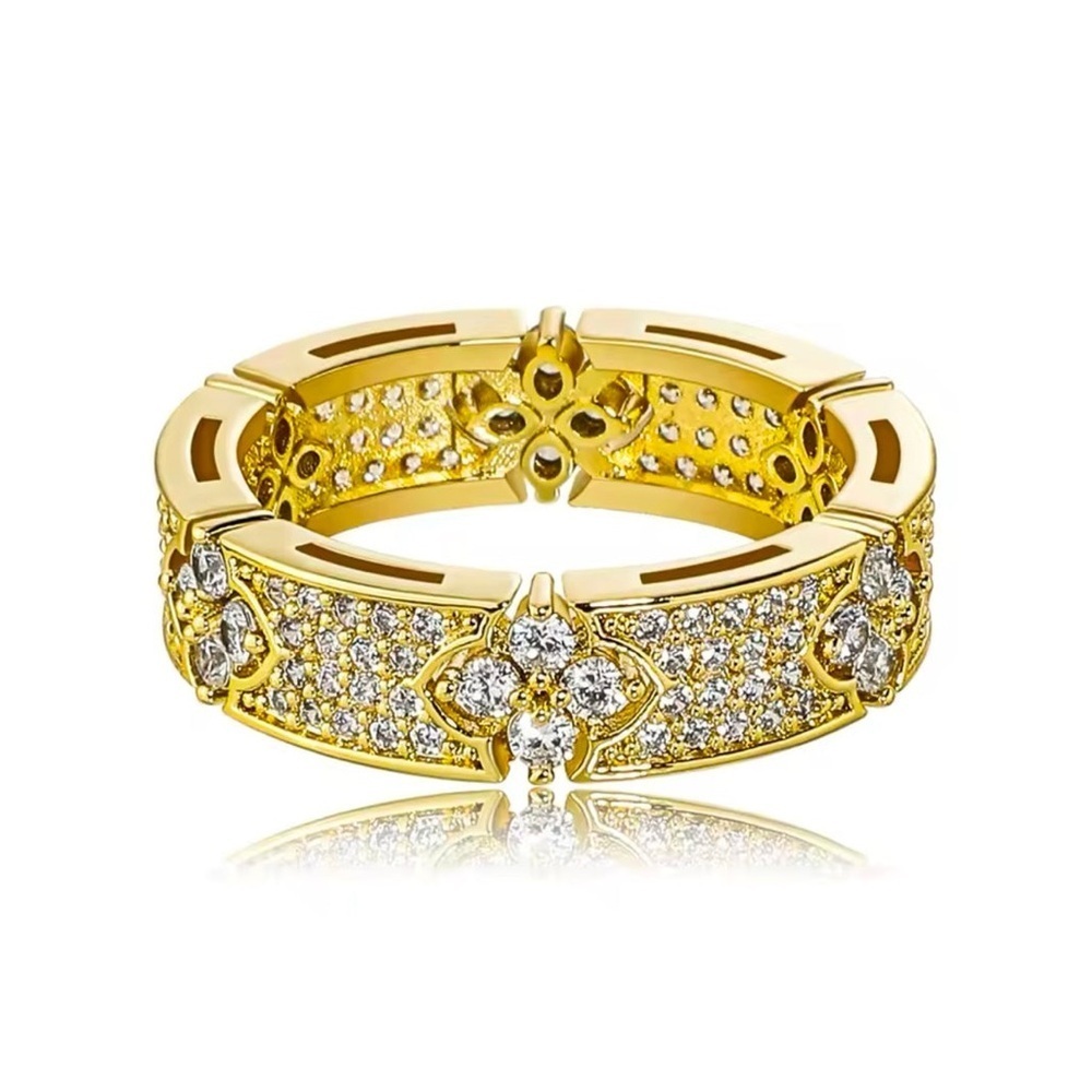 18k Yellow Gold Ring Band w/ Zirconia - Clover Stackable Ring